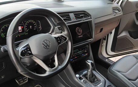 Volkswagen Tiguan II, 2021 год, 3 600 000 рублей, 23 фотография
