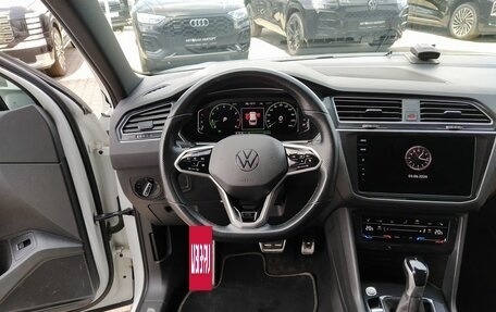 Volkswagen Tiguan II, 2021 год, 3 600 000 рублей, 27 фотография