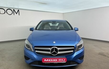 Mercedes-Benz A-Класс, 2015 год, 1 450 000 рублей, 3 фотография