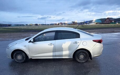 KIA Rio IV, 2019 год, 900 000 рублей, 3 фотография