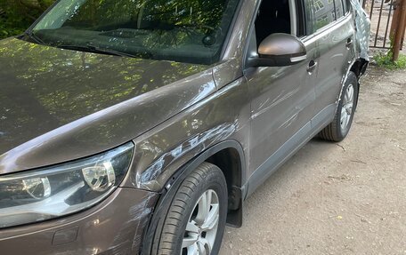 Volkswagen Tiguan I, 2014 год, 1 000 000 рублей, 2 фотография