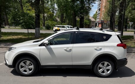 Toyota RAV4, 2014 год, 2 200 000 рублей, 2 фотография