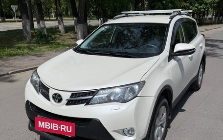 Toyota RAV4, 2014 год, 2 200 000 рублей, 5 фотография