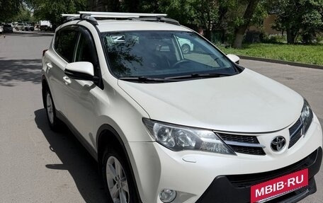 Toyota RAV4, 2014 год, 2 200 000 рублей, 6 фотография