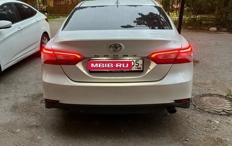 Toyota Camry, 2018 год, 1 980 000 рублей, 3 фотография
