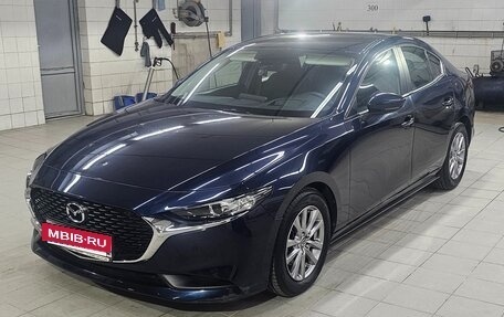 Mazda 3, 2019 год, 2 100 000 рублей, 20 фотография