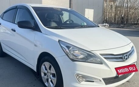 Hyundai Solaris II рестайлинг, 2015 год, 980 000 рублей, 2 фотография