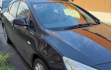 Opel Astra J, 2011 год, 600 000 рублей, 2 фотография