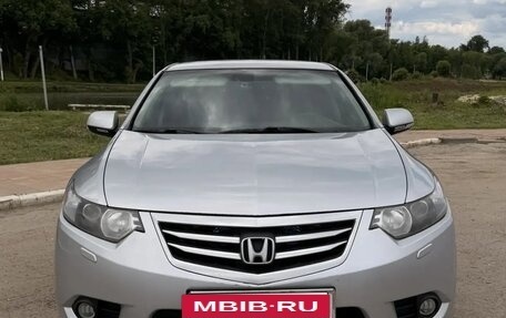 Honda Accord VIII рестайлинг, 2011 год, 1 050 000 рублей, 2 фотография