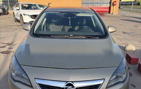 Opel Astra J, 2011 год, 490 000 рублей, 1 фотография