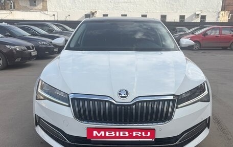 Skoda Superb III рестайлинг, 2020 год, 2 940 000 рублей, 3 фотография