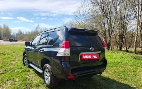 Toyota Land Cruiser Prado 150 рестайлинг 2, 2011 год, 2 600 000 рублей, 4 фотография