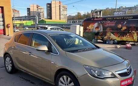 Opel Astra J, 2011 год, 490 000 рублей, 3 фотография