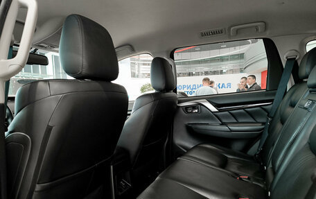 Mitsubishi Pajero Sport III рестайлинг, 2019 год, 3 750 000 рублей, 15 фотография