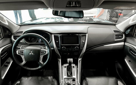 Mitsubishi Pajero Sport III рестайлинг, 2019 год, 3 750 000 рублей, 17 фотография