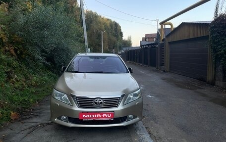 Toyota Camry, 2012 год, 980 000 рублей, 2 фотография