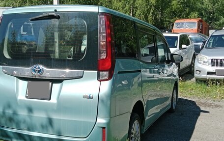 Toyota Noah III, 2014 год, 1 651 000 рублей, 12 фотография