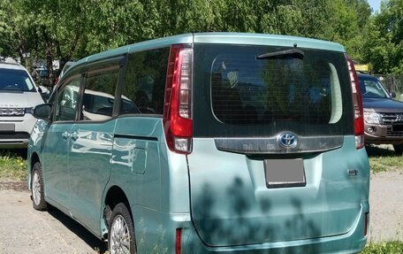 Toyota Noah III, 2014 год, 1 651 000 рублей, 16 фотография