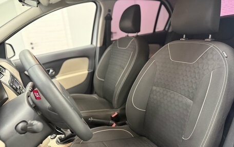 Renault Logan II, 2018 год, 890 000 рублей, 18 фотография