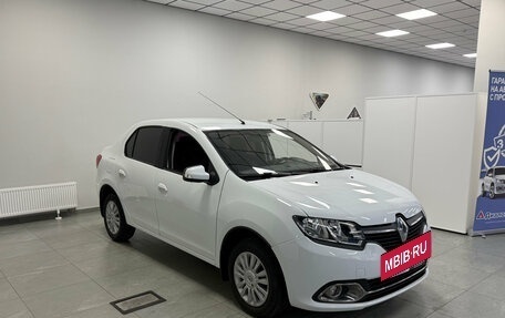 Renault Logan II, 2018 год, 890 000 рублей, 6 фотография