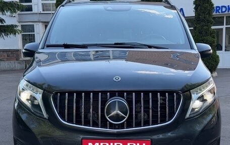 Mercedes-Benz V-Класс, 2017 год, 4 650 000 рублей, 1 фотография