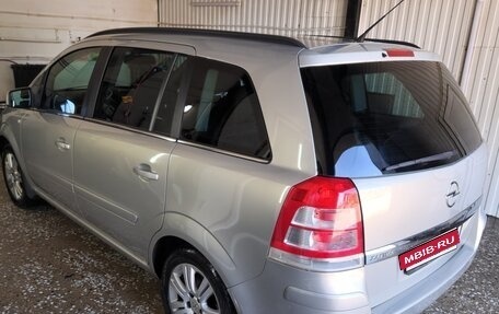 Opel Zafira B, 2011 год, 685 000 рублей, 3 фотография
