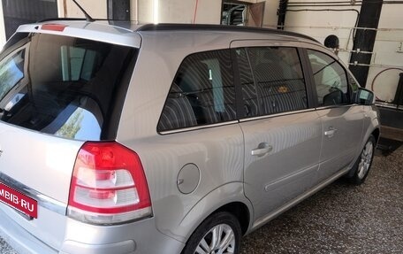 Opel Zafira B, 2011 год, 685 000 рублей, 4 фотография