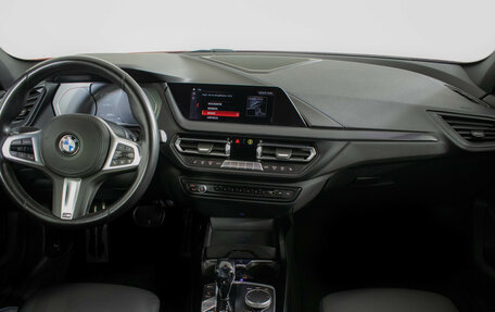 BMW 1 серия, 2021 год, 2 575 000 рублей, 12 фотография