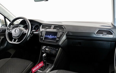 Volkswagen Tiguan II, 2017 год, 2 099 000 рублей, 10 фотография