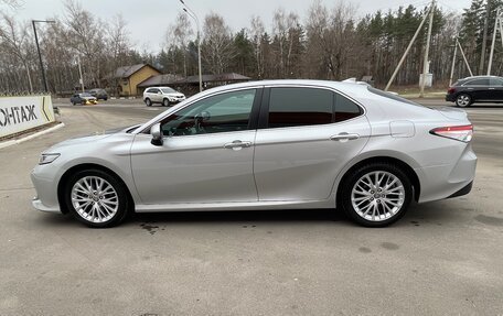 Toyota Camry, 2020 год, 3 000 000 рублей, 2 фотография