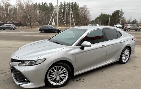 Toyota Camry, 2020 год, 3 000 000 рублей, 6 фотография
