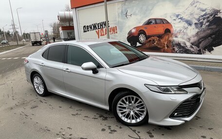 Toyota Camry, 2020 год, 3 000 000 рублей, 4 фотография