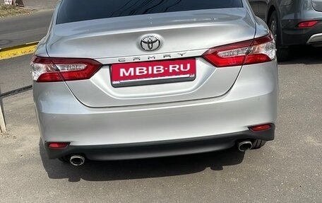 Toyota Camry, 2020 год, 3 000 000 рублей, 10 фотография