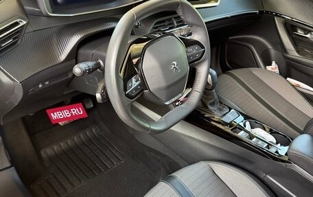 Peugeot 2008 II, 2021 год, 1 818 000 рублей, 6 фотография