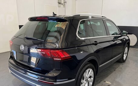 Volkswagen Tiguan II, 2022 год, 2 830 000 рублей, 3 фотография