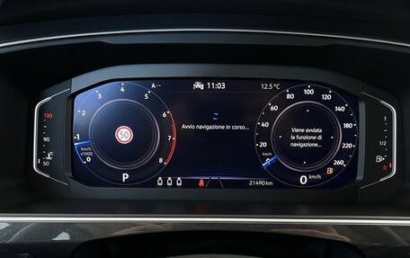 Volkswagen Tiguan II, 2022 год, 2 830 000 рублей, 5 фотография
