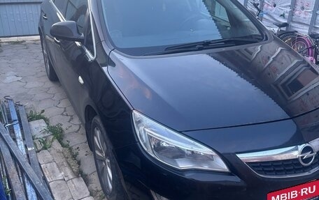 Opel Astra J, 2011 год, 720 000 рублей, 2 фотография
