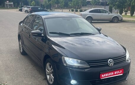 Volkswagen Jetta VI, 2011 год, 890 000 рублей, 4 фотография