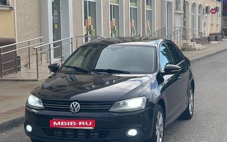 Volkswagen Jetta VI, 2011 год, 890 000 рублей, 2 фотография