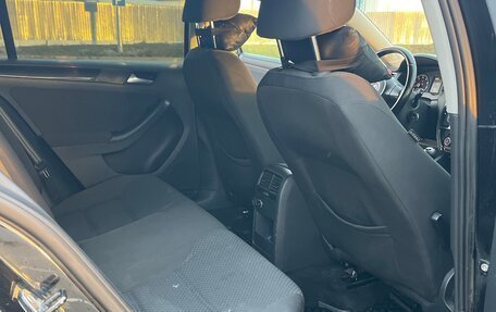 Volkswagen Jetta VI, 2011 год, 890 000 рублей, 16 фотография
