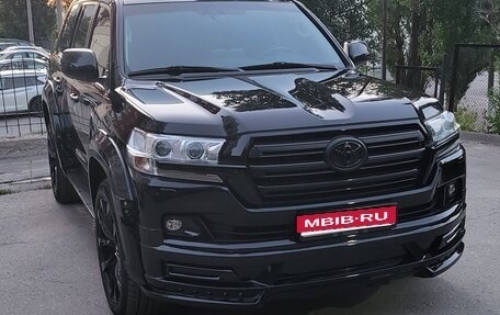 Toyota Land Cruiser 200, 2017 год, 6 000 000 рублей, 1 фотография