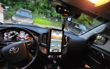 Toyota Land Cruiser 200, 2017 год, 6 000 000 рублей, 5 фотография