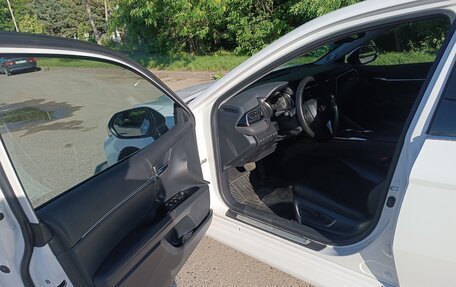Toyota Camry, 2018 год, 3 150 000 рублей, 6 фотография