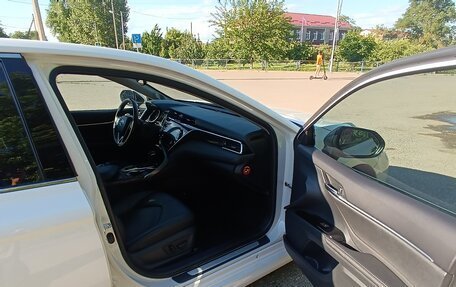 Toyota Camry, 2018 год, 3 150 000 рублей, 4 фотография