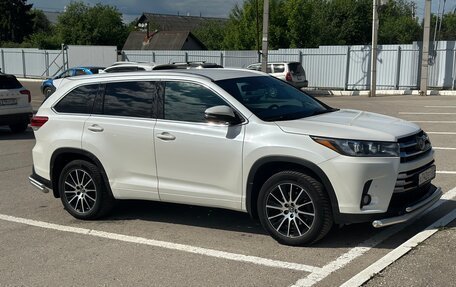 Toyota Highlander III, 2019 год, 3 850 000 рублей, 21 фотография