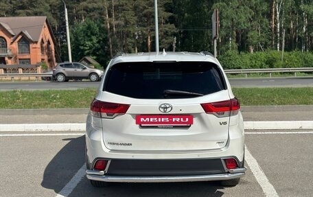 Toyota Highlander III, 2019 год, 3 850 000 рублей, 19 фотография