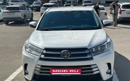 Toyota Highlander III, 2019 год, 3 850 000 рублей, 22 фотография