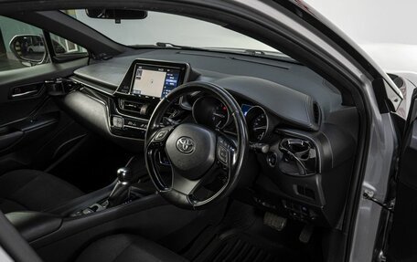 Toyota C-HR I рестайлинг, 2018 год, 2 599 000 рублей, 10 фотография