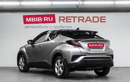 Toyota C-HR I рестайлинг, 2018 год, 2 599 000 рублей, 8 фотография