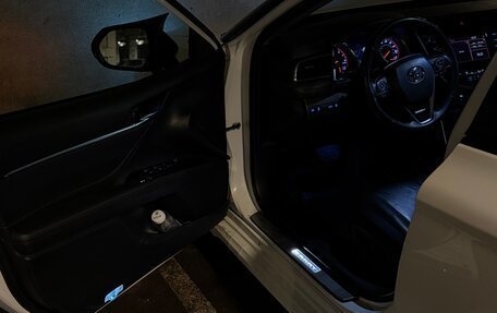 Toyota Camry, 2018 год, 2 570 000 рублей, 13 фотография